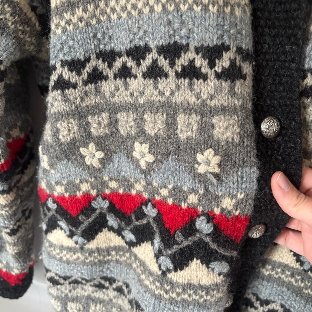 Vintage SKYR 100% Wool Nordic Floral Cardigan XL Silver Crest Buttons Cottagecor - Picture 9 of 10